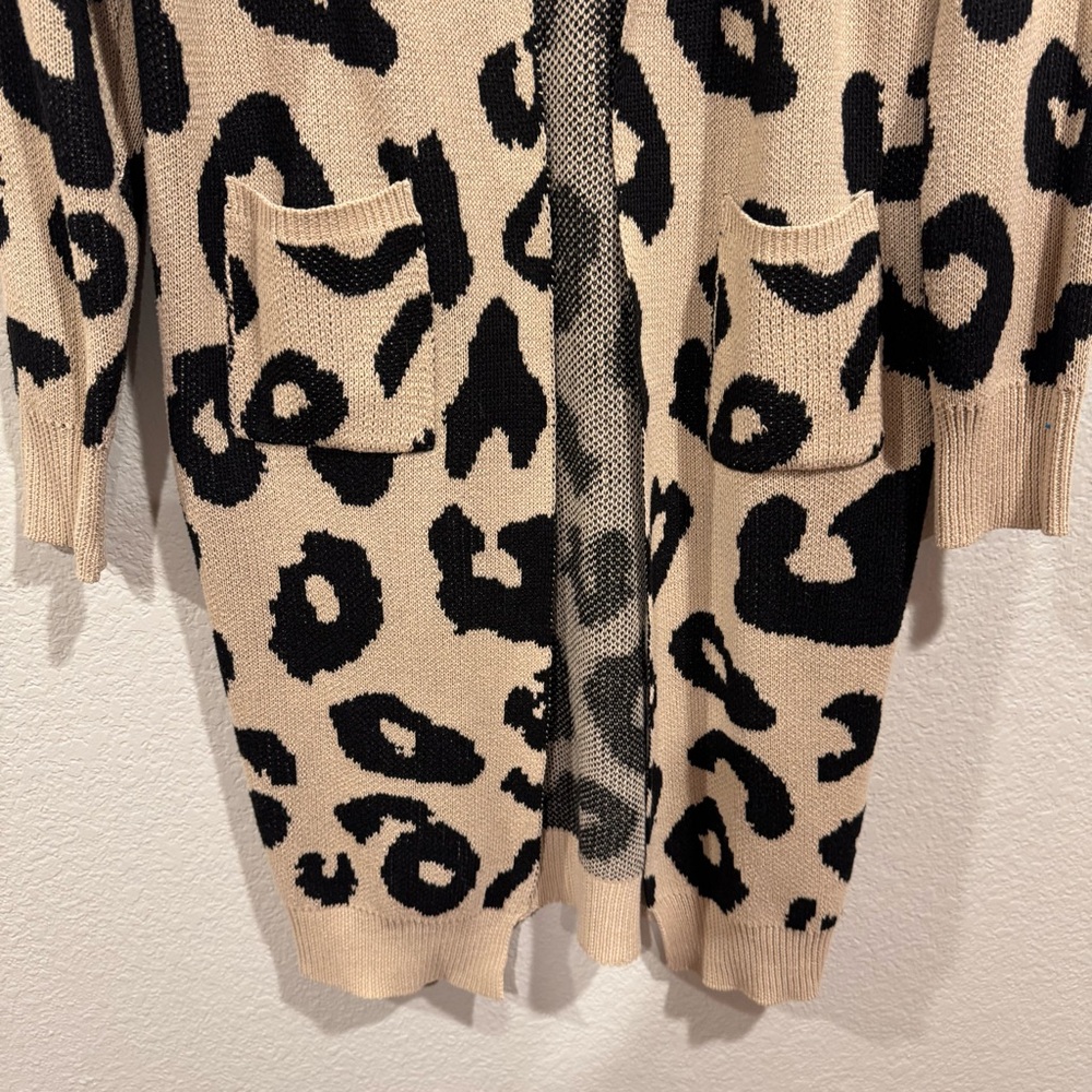 Angashion Med Animal print open front cardigan - Picture 4 of 7